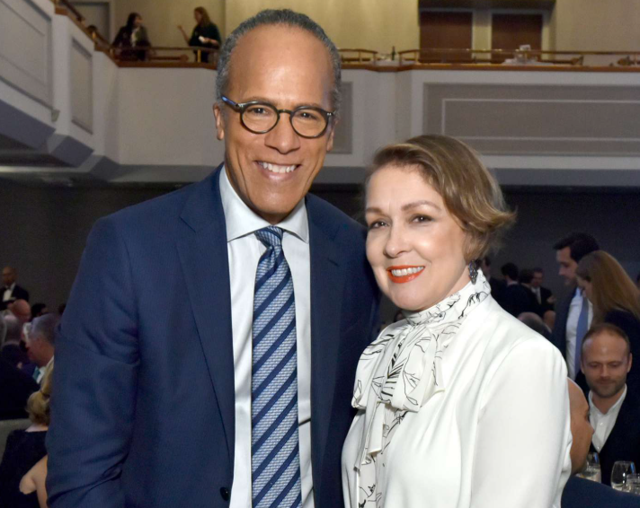 lester holt wife